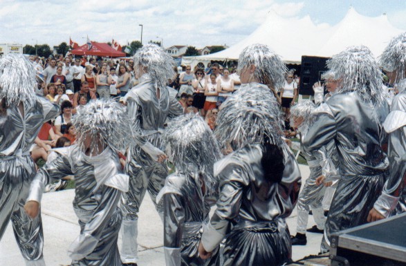 DANCERS3.JPG