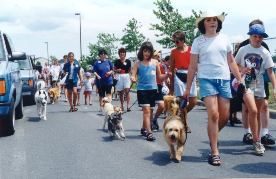 dogparade99.jpg