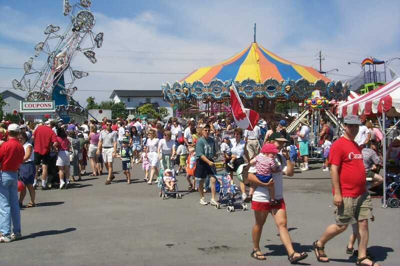 fair2crowd99.jpg
